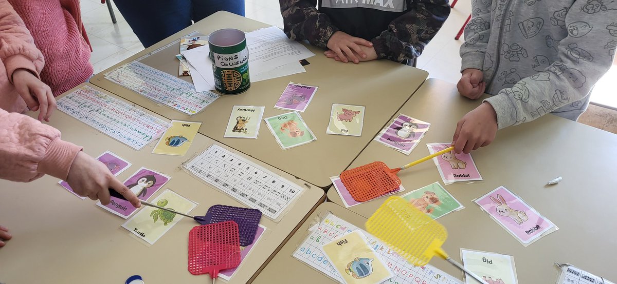 #semainedeslangues2023
Après-midi « all international » à l’école de Charly-sur-Marne. Bravo à l’équipe du cycle 2 pour les ateliers proposés : EPS, bricolage, chants, recettes, jeux.@DSDEN_Aisne @BCourleux @vdb02 @PINEL1