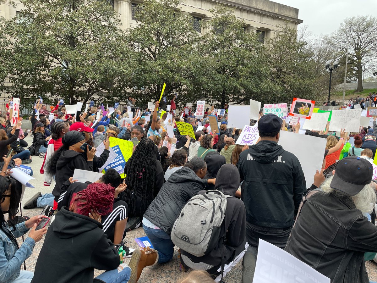 Students Demand Action tweet media