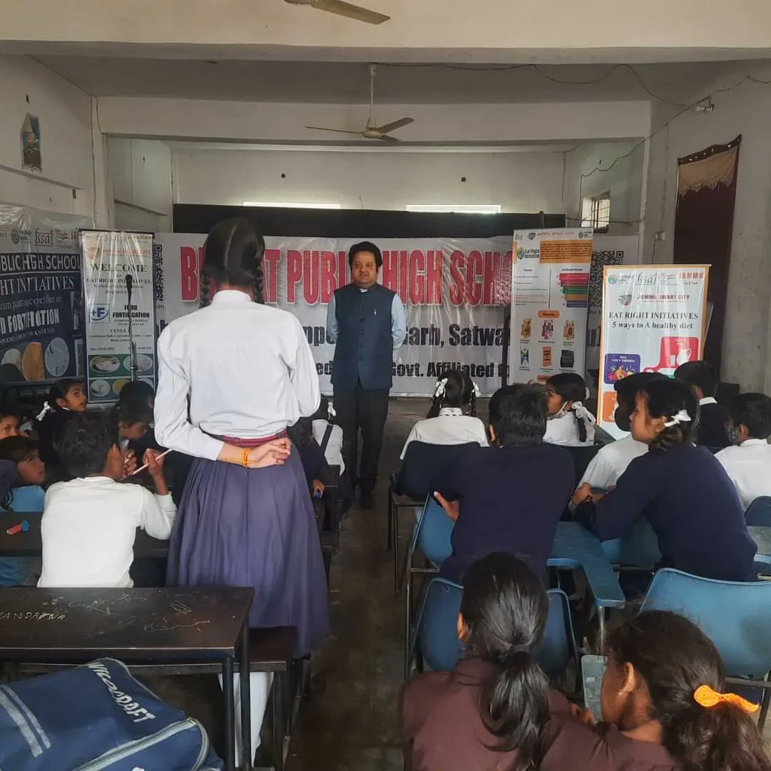 EatRight_Jammu's tweet photo. Under Eat Right Initiatives, Bharat Public School, Satwari, Jammu organized voluntary workshop on #FoodFortification awareness today. 
#eatrightjammu #eatrightchallenge #eatrightindia #jammusmartcitylimited #jammu #fssai #healthyeating #healthyindia #swasthabharat #FortifiedFood https://t.co/u7uDhewAVR