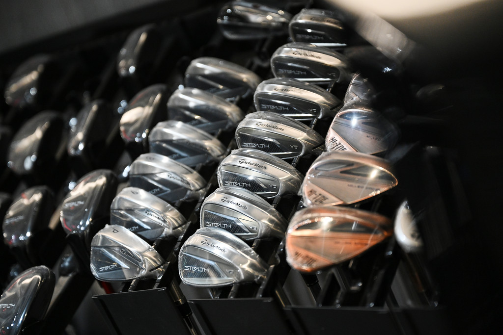 broadlands_golf's tweet photo. Enjoy the fresh air, sunshine and hit some Golf balls ☀️ 

We’re open until 9pm this evening and no need to book in advance

Come and have some fun on Toptracer and practice with feedback

📍WV11 2RJ ☎️ 01922 494007 https://t.co/IfSCtRRFuk