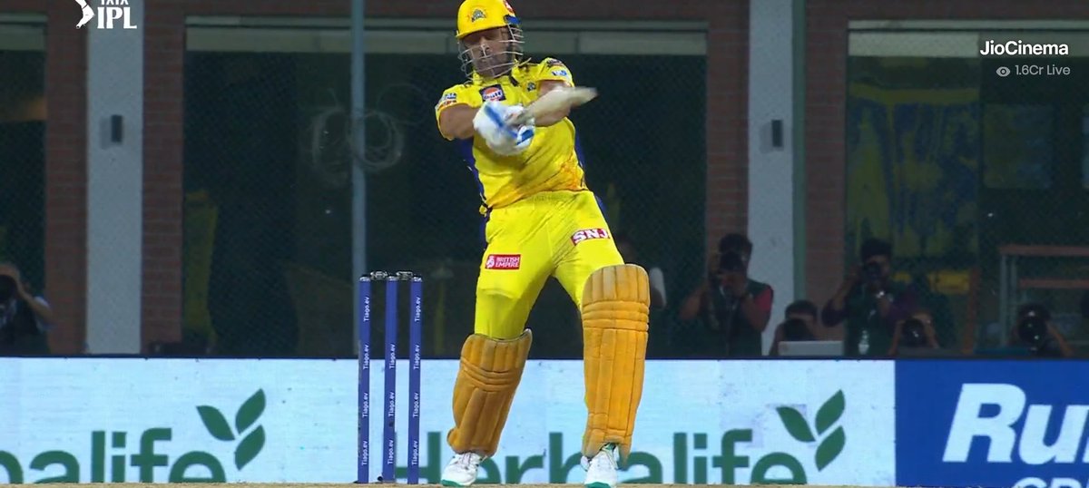 nikhilktweets's tweet photo. माही मार नही खिलवाड़ कर रहा है 🙏
#CSK #cskvsLsg #Dhoni #mahi #cskian #dube #stokes #conoy #RuturajGaikwad #wood @CSKFansOfficial @ChennaiIPL https://t.co/2aVF6lx2rd