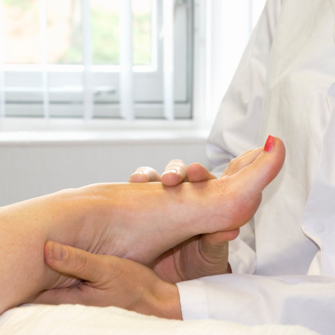 FACOFTHEROCKIES's tweet photo. Only a quarter (25%) of Americans who have experienced foot ailments have seen any sort of physician about their problem, and less than half that amount (12%) have visited a podiatrist. Let’s change those numbers! Schedule an appointment today! https://t.co/DTHE7bDUrk https://t.co/nzRtrZjWGW