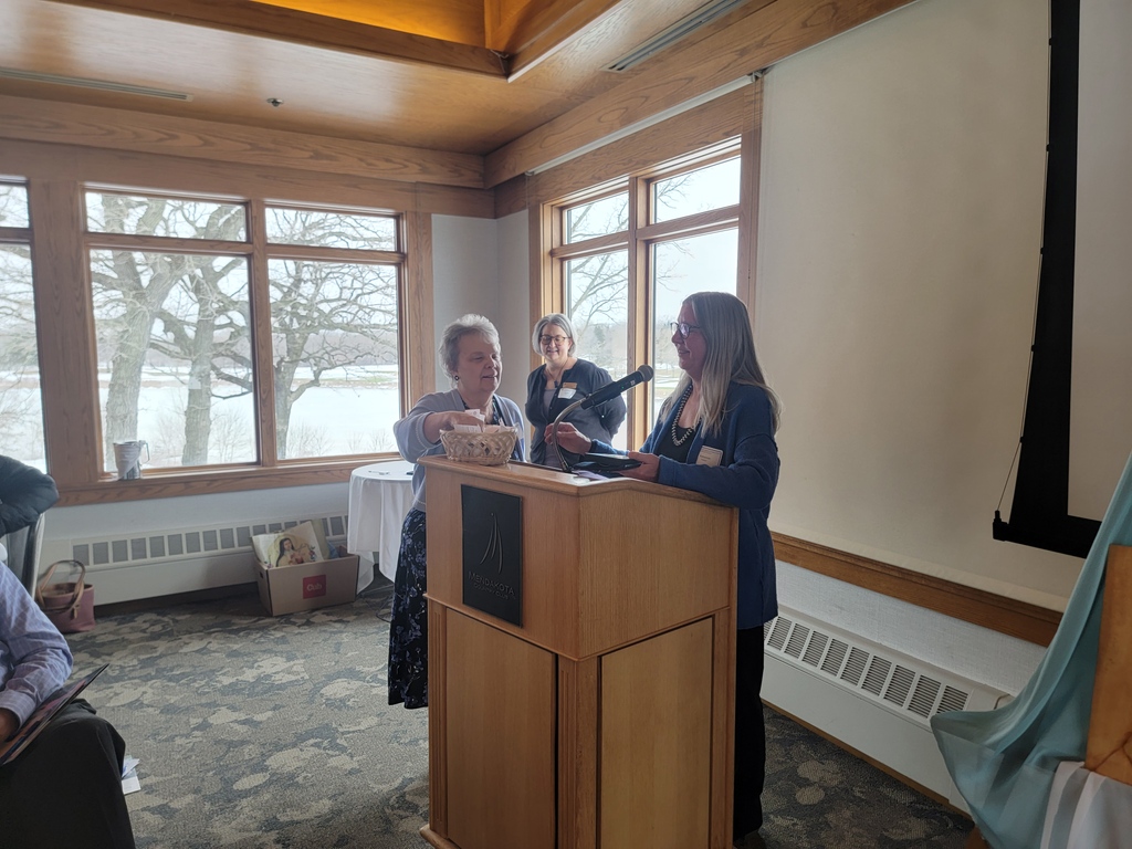 maryspence1987's tweet photo. We were happy to help sponsor the School Sisters of Notre Dame 2023 Women’s Leadership Luncheon on Thursday, March 30th.
We enjoyed the company of our grantees and donors!
https://t.co/ePhlR7Y0Js
#FundingWomen #ChangingLives #Philanthropy #MarysPence #SSND https://t.co/sBRc3Ih6NW