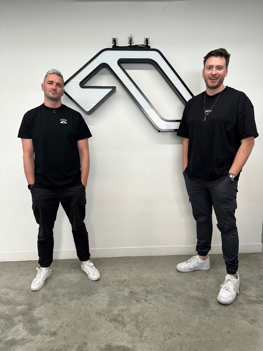 Today, we welcome <a href="/fariusmusic/">Farius</a> and <a href="/BenMaloneDJ/">Ben Malone</a> to the Anjunafamily  🙌
Their debut collaboration 'Extensia', out now: anjunabeats.co/sibmxti.OTW