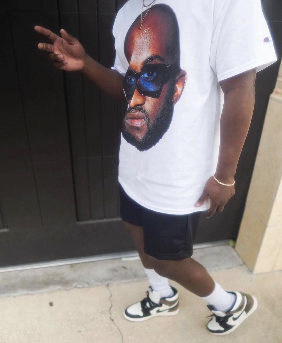 wwHalloffame's tweet photo. Customer Appreciation ✨

Thank you IG: @toreyjwilliams for rocking our Virgil Abloh tee 🔥

Shop our tees: https://t.co/RClCWYlNE3

#virgilabloh #offwhite #streetwear #fashion #hypebeast #designer #kanyewest #snearhead #sneakers #clothing #Entrepreneur #streetfashion  #style https://t.co/AdecuqRp9Y