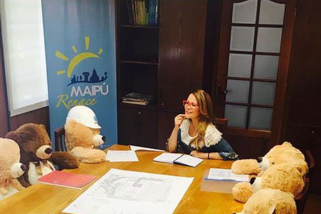 diputadonaranjo's tweet photo. Sr FISCAL NACIONAL van 1.872 hrs, desde que asumió y señaló que un a perseguir la CORRUPCION "caiga quien caiga" solo fueron palabras que se llevó el viento .TORREALBA Y SU BANDA DE ALCALDES mejor que nunca y felices por la COMPLICIDAD de la FISCALIA https://t.co/eg4cVPsqrs