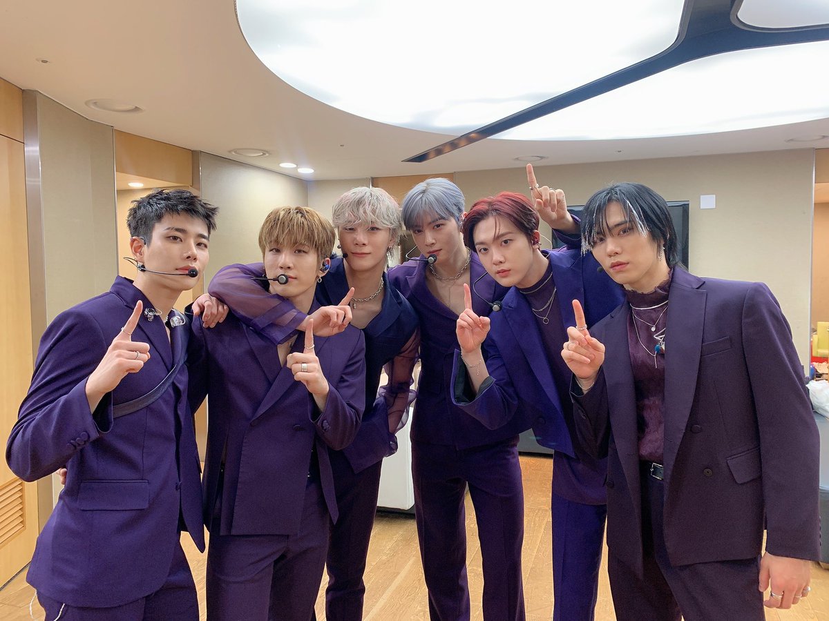 heartbrewaroha's tweet photo. 2 years since all yours 😭 https://t.co/NvthDyH71F
