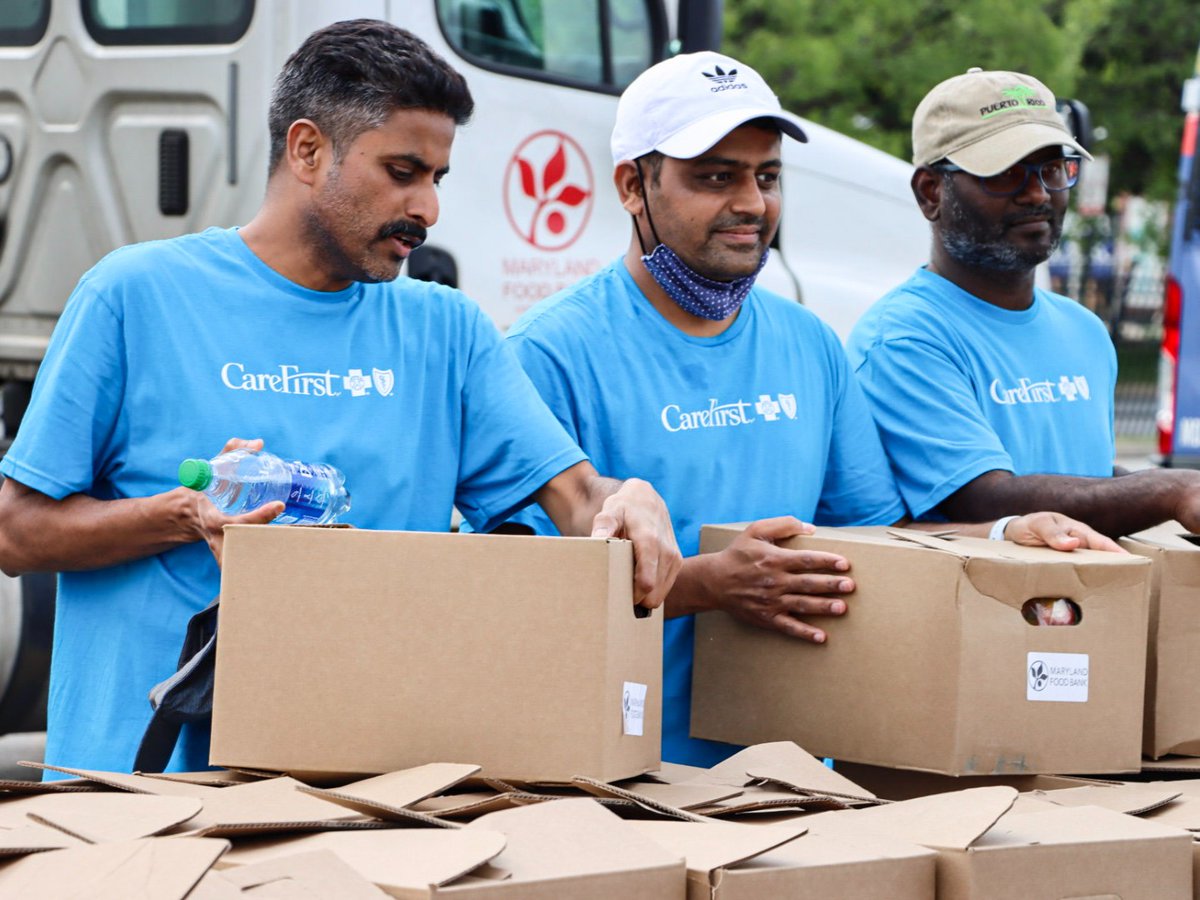 MDFoodBank's tweet photo. This #VolunteerAppreciationMonth, we'll be spotlighting our incredible #volunteers all month long—including the corporate volunteer groups who serve our neighbors in need at special events, in our facility, and in their own neighborhoods. Thank you volunteers! #UntilHungerEnds https://t.co/AJ2MRPOkPO