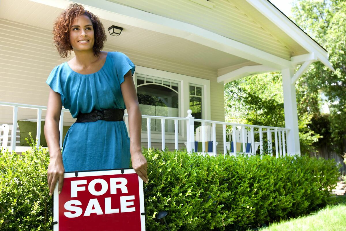 bhamedge's tweet photo. The housing power dynamic has tipped slightly back to favor sellers after the banking turmoil led to a sudden dip in mortgage rates, bringing more buyers in from the sidelines. https://t.co/aOLOYTA48z https://t.co/K0xvme1uVn