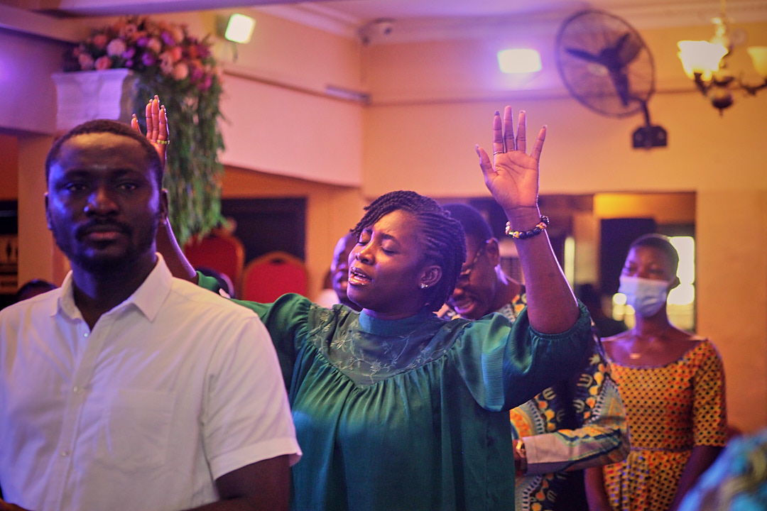 ICGCNungua's tweet photo. "We know that Christ, being raised from the dead, will never die again; death no longer has dominion over him” ~ Romans 6:9
Celebrating the triumphant entry of our Lord Jesus Christ🌴🌴🌴
#palmsundayservice
#EasterCelebration
#SundaysAtICGC
#WeAreICGC https://t.co/BuGqjdg0nU