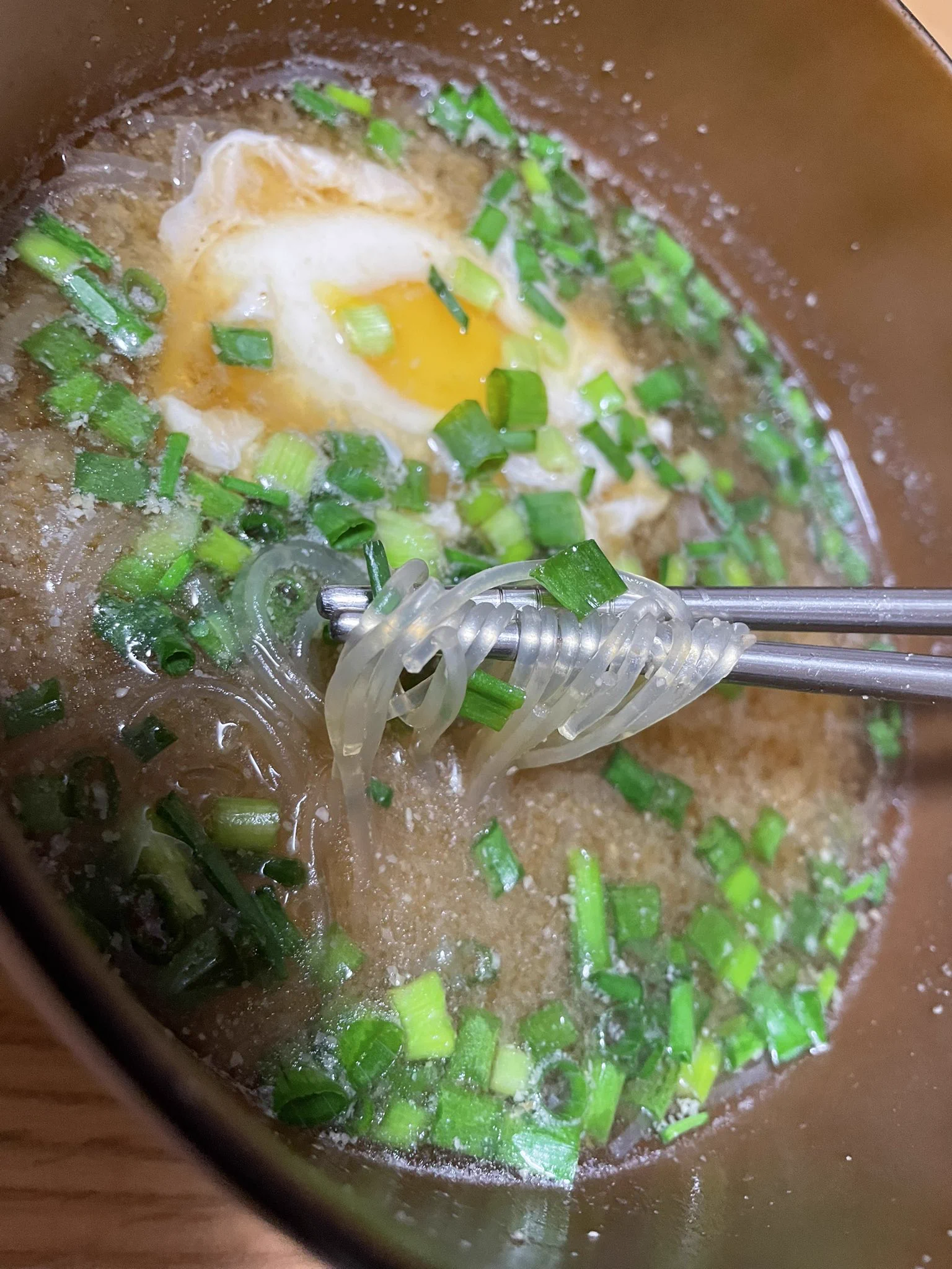 @marumi_kitchen 糖質をおさえたかったので、お砂糖→ラカント、ほんとはちくわを入れたかったけど品切れのため卵をつまようじで刺して投入、うどん→春雨で、美味しくできましたー🥰ありがとうございます！ 