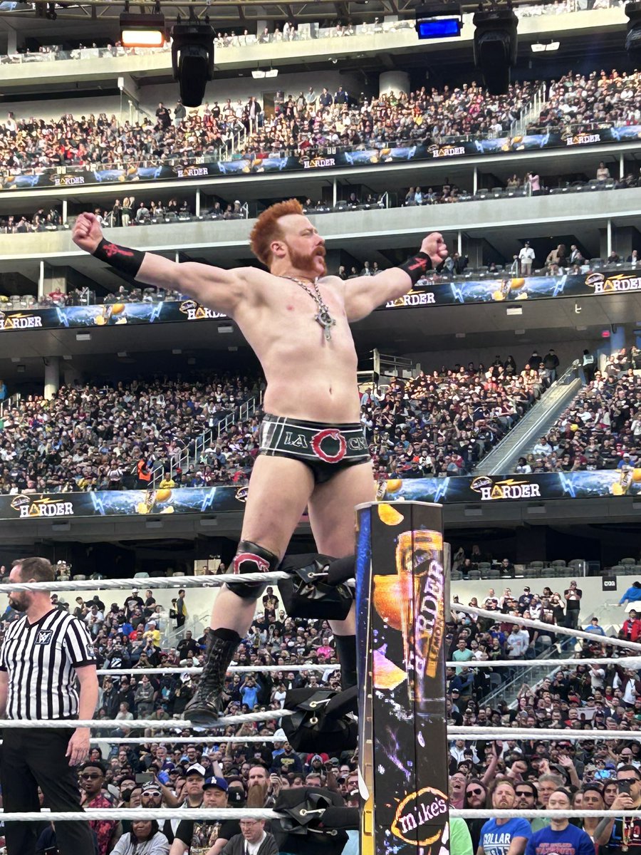 DeadlyAngelo97's tweet photo. @WWESheamus @DMcIntyreWWE Warriors. The match was freakin' awesome.
#BangerMania 💥 #WrestleMania https://t.co/26mqtTmsuR