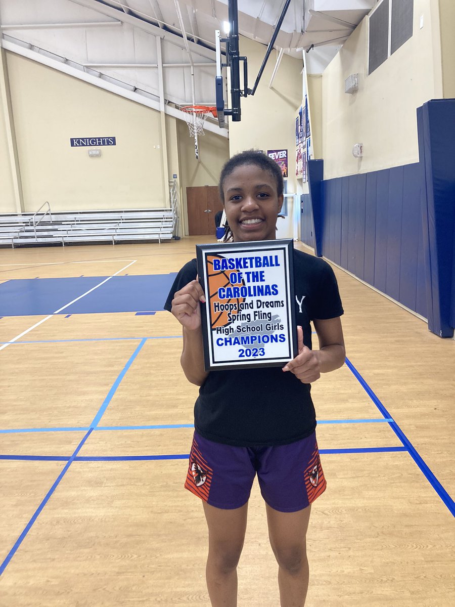 BrandonRoaf's tweet photo. 4-0 This weekend. @LadyPhoenixBas @LadyPhenomHoops @PGH_NC @MMBR_CoachGBell @CarolinaGHoops @Mindy_McCarthy3 @CoachCGoodman @STUKUPFLAWDABOY https://t.co/8PbdRIHuf9