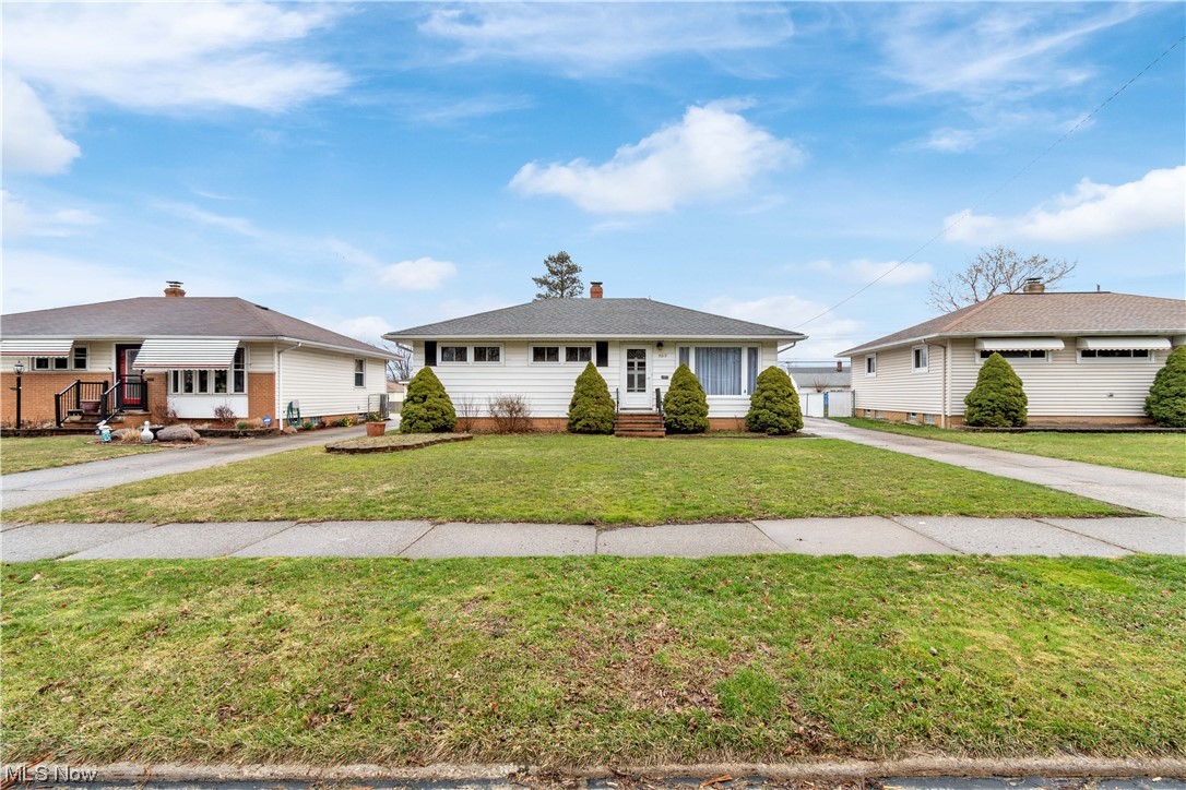 CatchKristin's tweet photo. New Listing! $179,900.00, 3BR, 2BA, 4615 Memphis Villas S, Brooklyn, OH 44144, Full Details https://t.co/6WqIGRPnLp https://t.co/vRBK4MAOyT