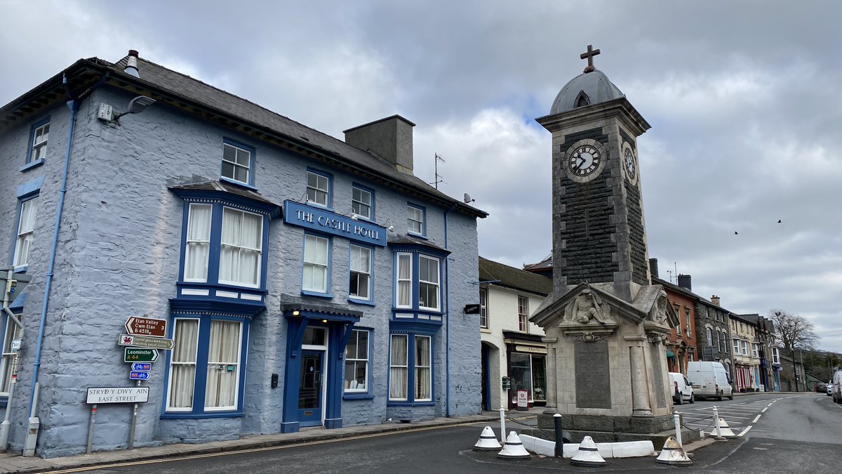 On this Easter Sunday we're exploring the 'Outdoor Capital of Wales' .....Country Focus coming up on bbc.co.uk/radiowales at 7 o'clock this morning @carolineevans10 @visitrhayader @TheElanValley @VisitCambMtns @HafodHardware @LonLodges