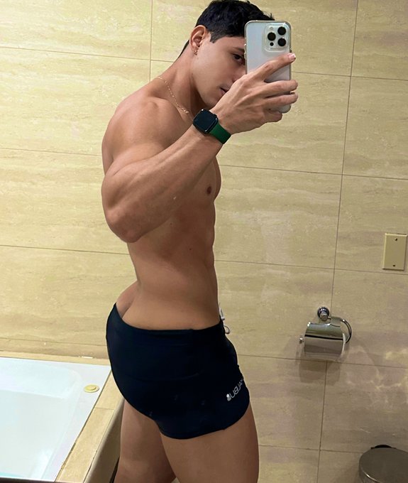 🍑💥 https://t.co/drB2x6U3he<a href="/tag/eternalsunshine"class="tags"><span>#eternalsunshine</span></a>