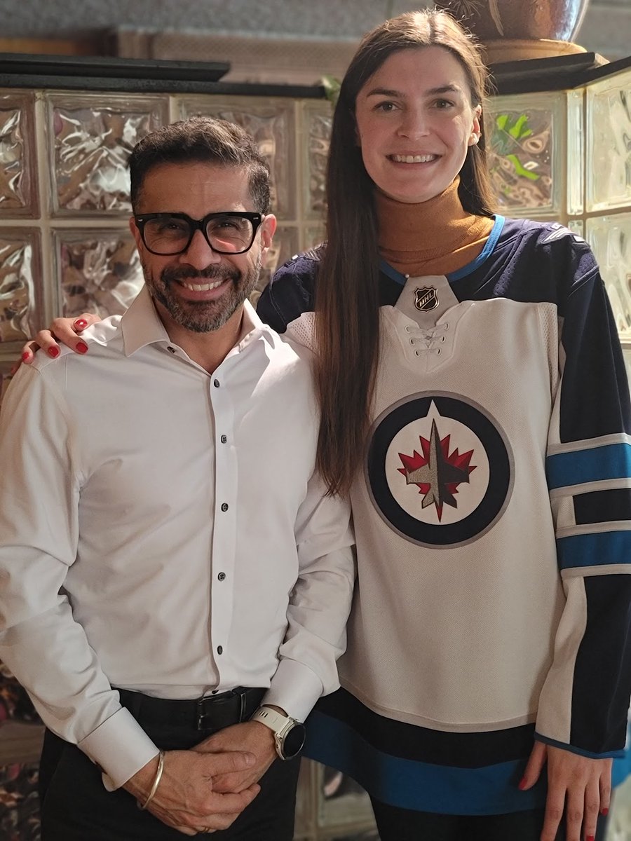 Sachitmehra's tweet photo. Heureux d'avoir reçu la visite d'@ElidAmours à #winnipeg et de lui avoir remis son premier chandail des Winnipeg Jets ! J'espère que tu apprécieras le match avec @caroline_529. #Lib2023 #PLC #PolMB #PolCan https://t.co/WXdF0smhsX