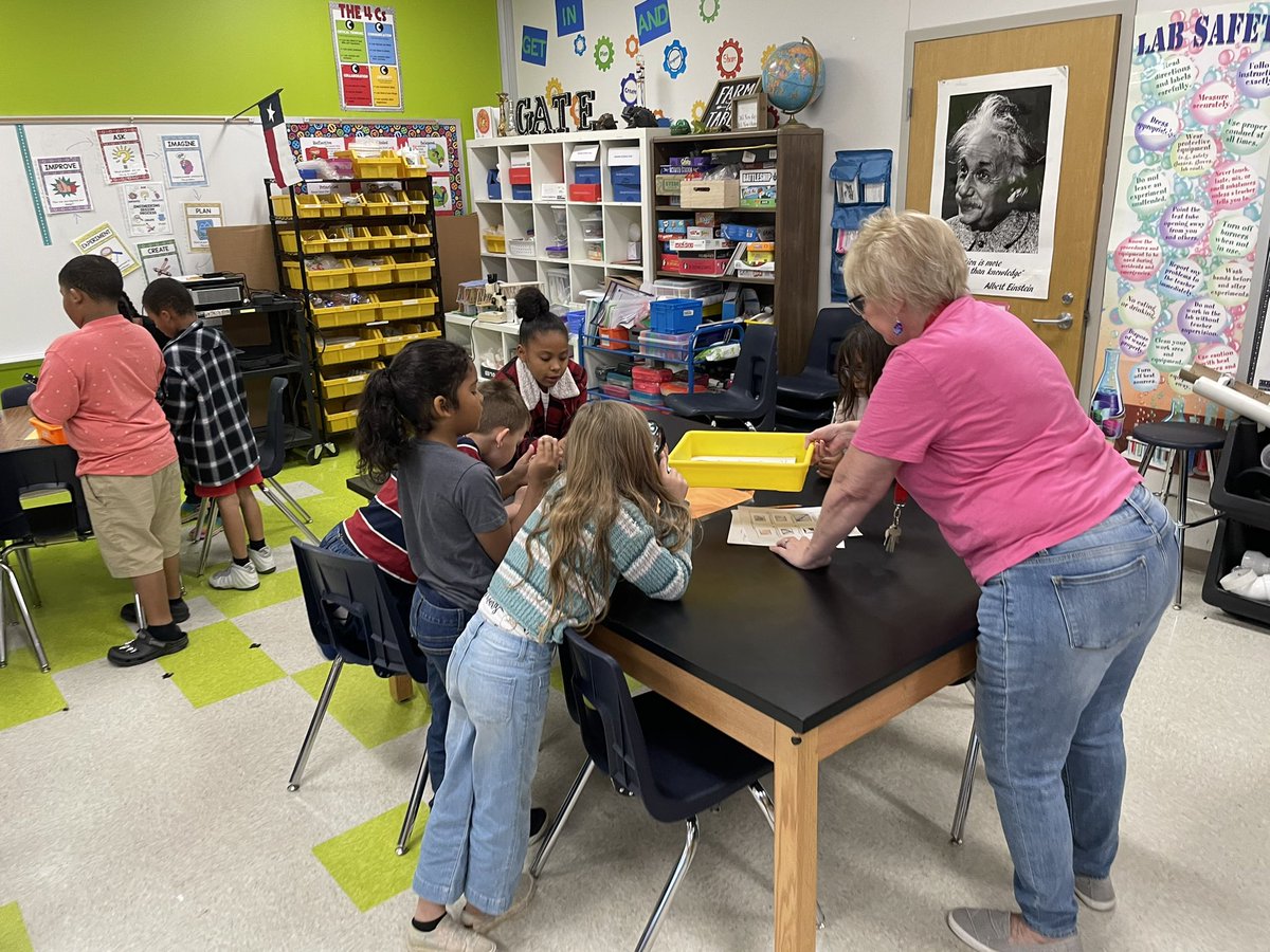 aojvoice's tweet photo. Exploration and Excitement @thorntontbirds 

#STEMeducation #tisdSTEM 

@ed_hugh_cation @DigitalTISD @TempleISD https://t.co/KXw0A9gYrh