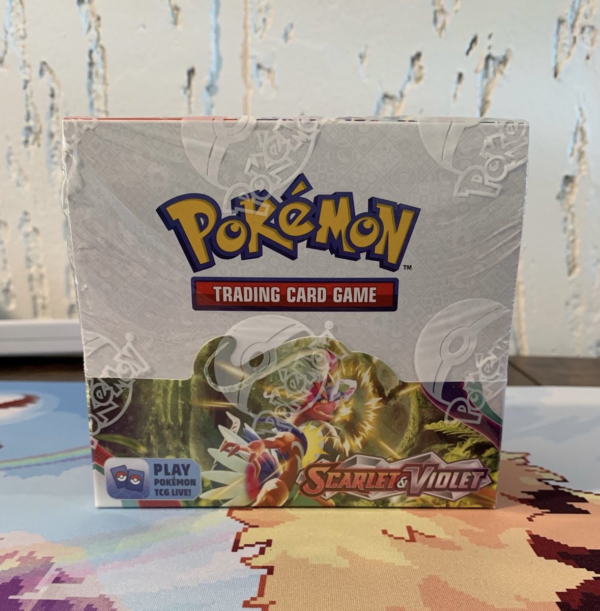 PokeTCGiveaways's tweet photo. Win this Scarlet &amp; Violet BB! 👀 

- Retweet and like 
- Follow us and @Arcashine 

Winner drawn on 10th April 🗓️

#PokemonTCG #PokemonGiveaways https://t.co/DAQfOmnF4B