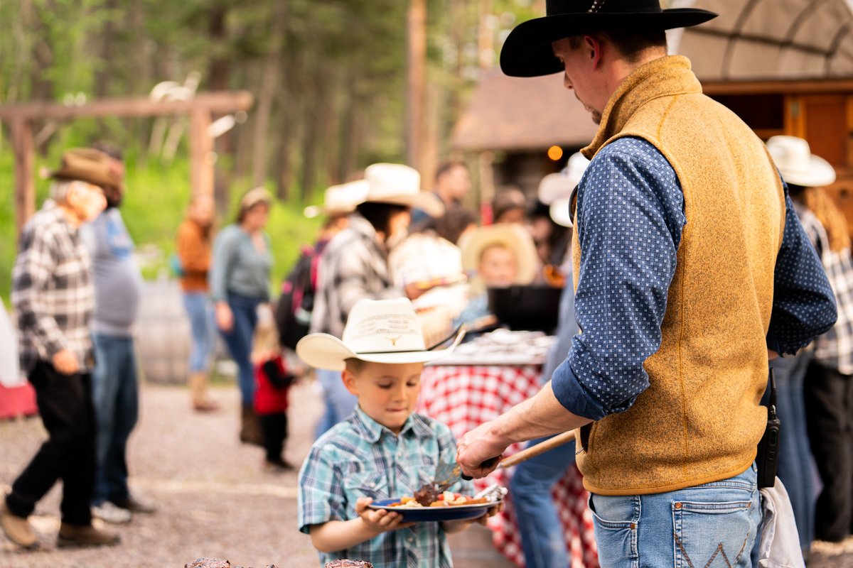 fllodge's tweet photo. Well @ParadeMagazine, we're tipping our hats and saying thank you for naming us as one of the best all-inclusive resorts! Read the story here: https://t.co/MTgSsMuky3 #Montana #GuestRanch https://t.co/biVzh3KDhq