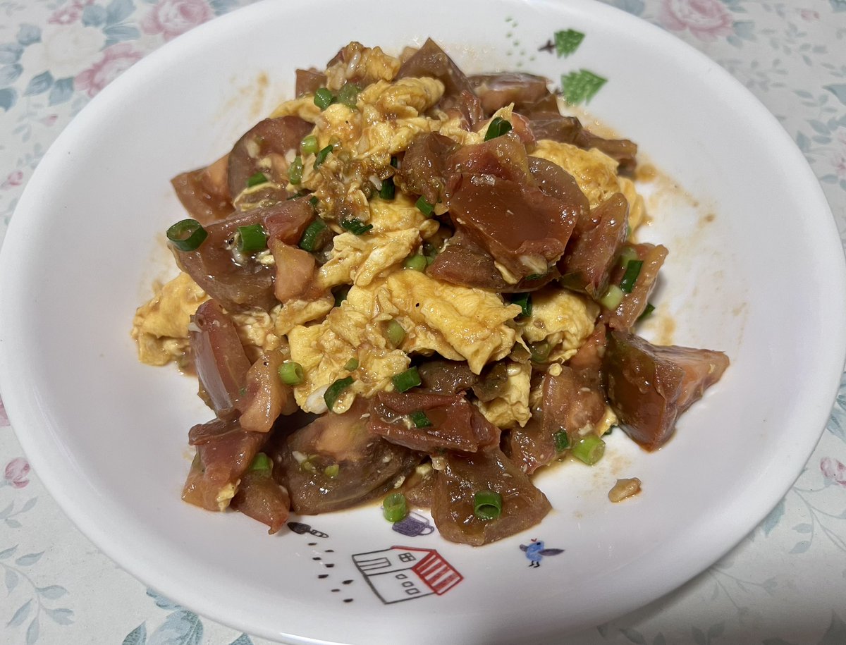 #StayHomeStaySafe
#CookWithMe
#GreenMonday
Pan-fried tomato with eggs 😁