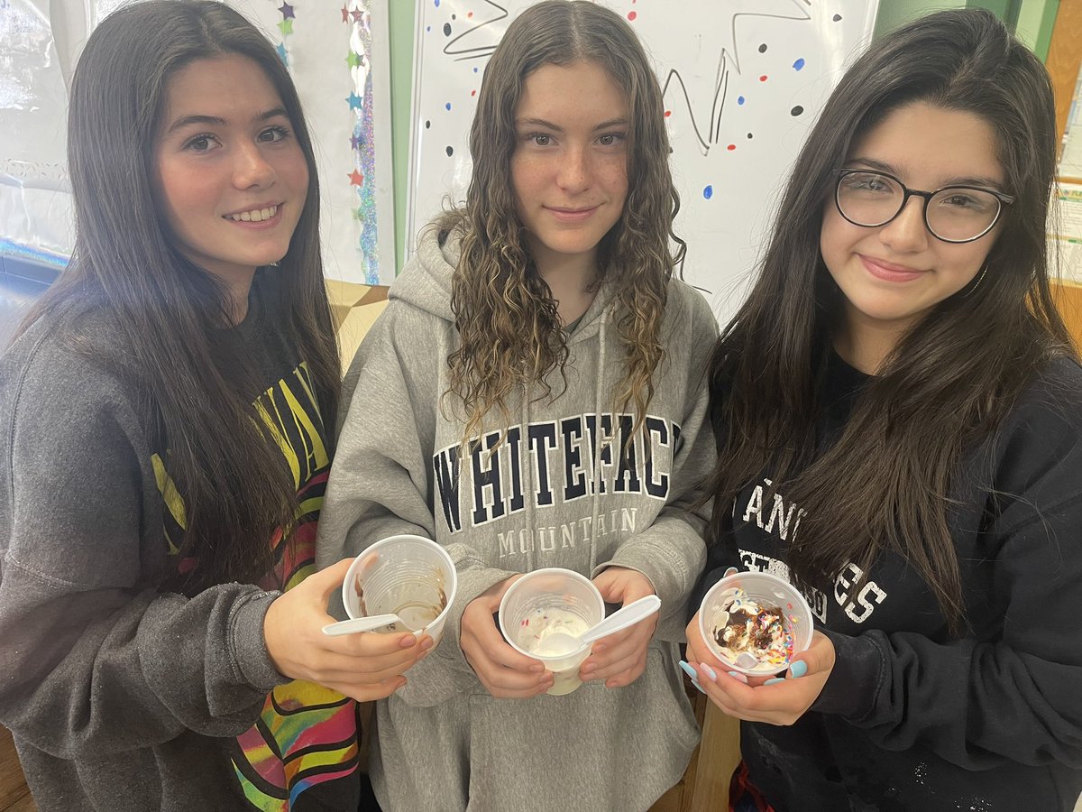 TweetingPureAu's tweet photo. Backtracking & reviewing some of the #solutions unit today with our freezing point depression lab! #3DaysUntilBreak #MakingIcecream https://t.co/ccevaHQjZw