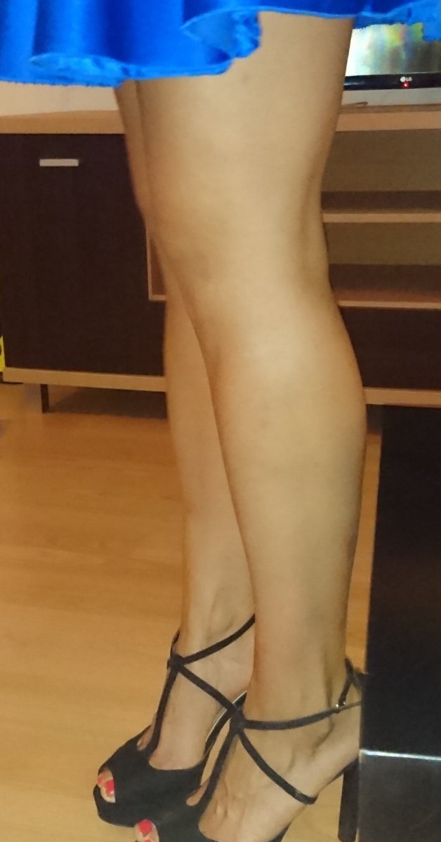 Aryaonf's tweet photo. Nadie se atreve a entrar? 💖💖💖👅👅👅👅 #PiesFemeninos #PiesBonitos #pieshermosos #pieslindos #BellezaPeligrosa  https://t.co/pld45DRdBr https://t.co/ZDn7wQ15Pm