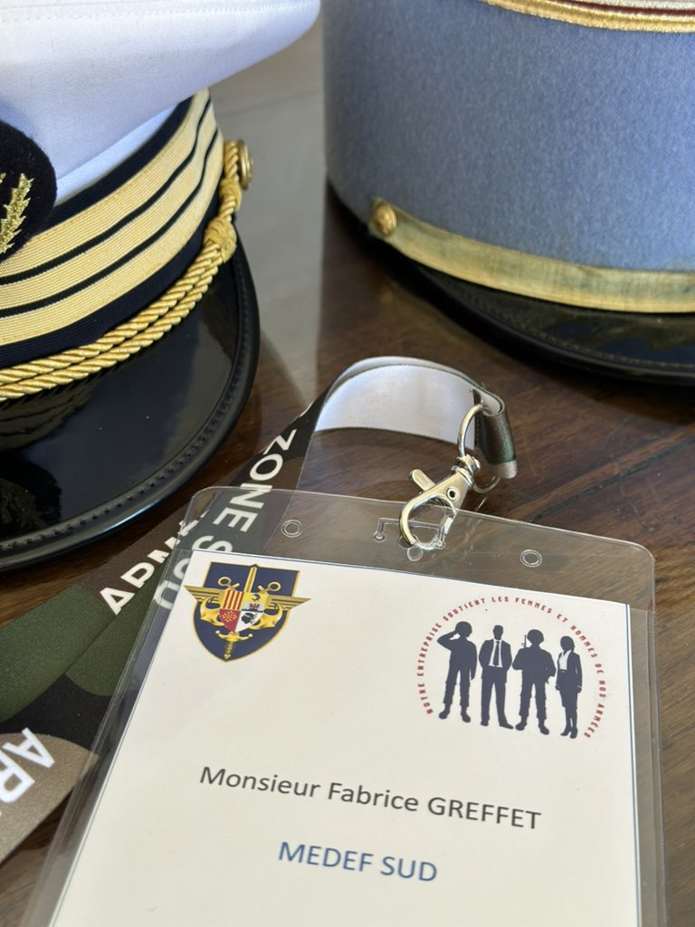 fabricegreffet's tweet photo. Ravie d’avoir été présent au titre de @MEDEF_Sud auprés des 22 entreprises de la #RégionSud et d' #Occitanie pour la  signature le manifeste #ProMilès 
@armees_zone_sud #engagent #entreprises #réserveopérationnelle #reconversionpro #inclusion #Solidarité https://t.co/If00HKdmIr