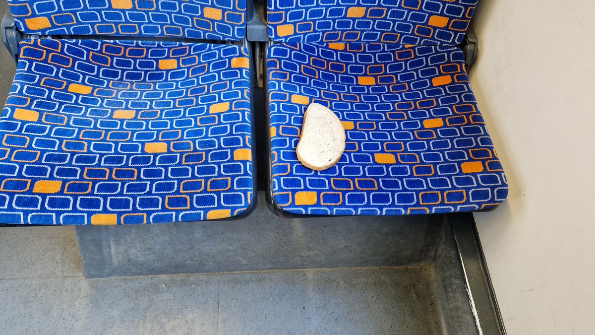HarryKrishna_'s tweet image. Someone forgot his/her bread in the bus #breadguy