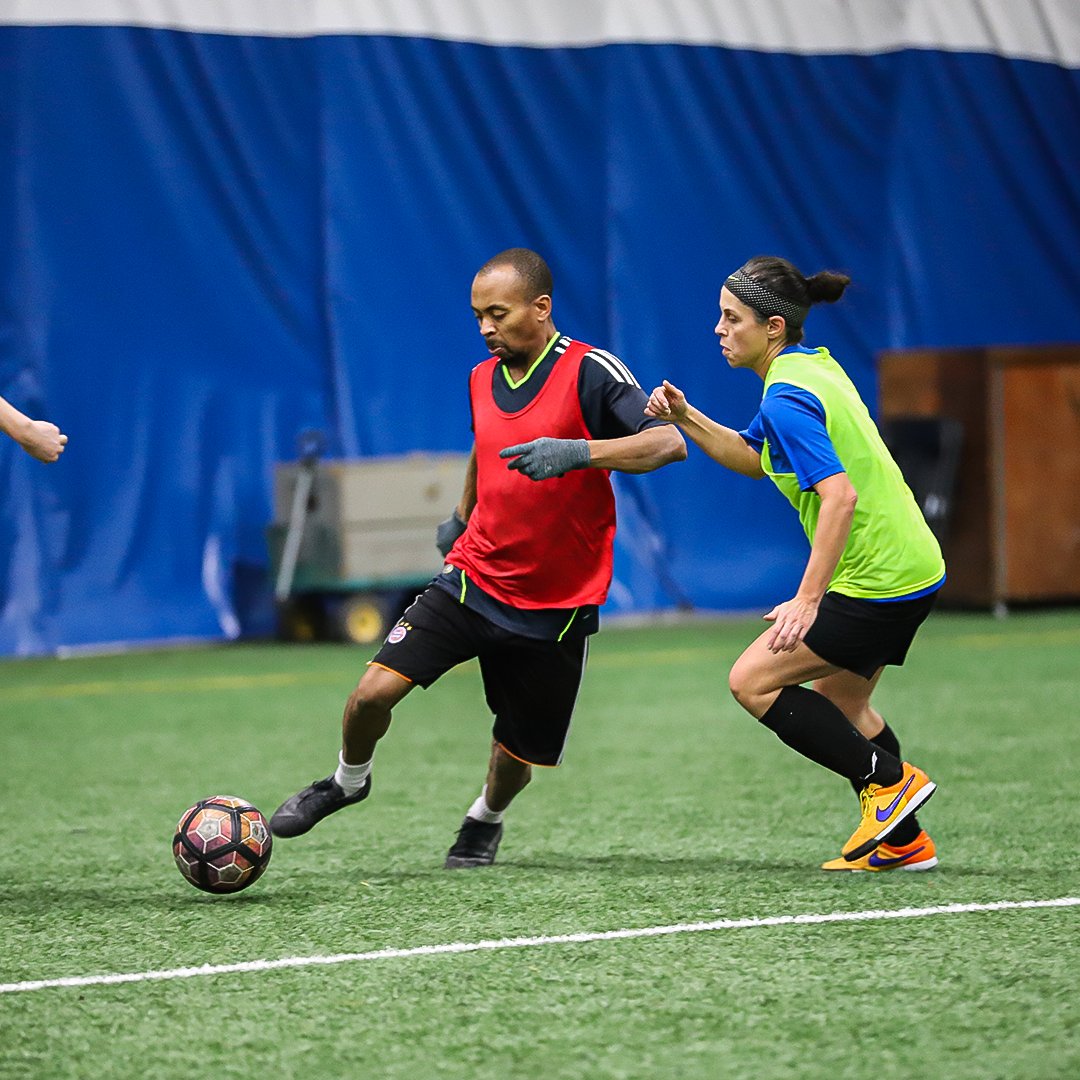 SoccerPfds's tweet photo. Soccer récréatif pour adultes 7v7– Venez jouer ce printemps!

⚔️ Amenez votre propre équipe!
🗓️ Du 23 avril au 25 juin = 10 matchs
⏲️ Dimanche après-midi
✍️ Frais: $150 incluant t-shirt et dossard par joueur / joueuse
🔗 Inscrivez-vous ici: https://t.co/ia2LOPofwL https://t.co/m7Jy2Hx0in