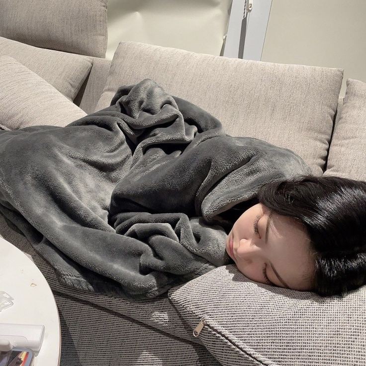 ngasuh bayi, tidur maunya meluk mulu <a href="/jardinfleurr/">｡𖦹°‧</a>