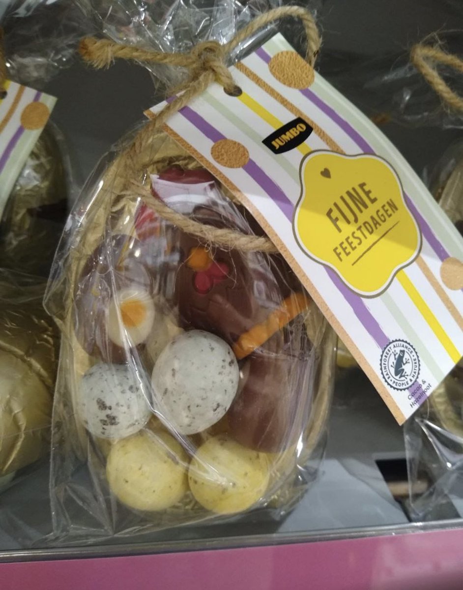 itsmeSZ's tweet photo. #ChocoladePaaseitjes van de #Jumbo. De ingrediënten zijn oa #E904 en #E120 .. Zoek op deze E-nummers: organisch en dierlijk pigment: #bladluis .. Dag #Jumbo 🤮 https://t.co/iNegB1XWQA