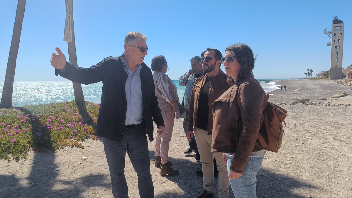 EstefaniaBlanes's tweet photo. 🏘️ Les casetes de Nules tenen un valor patrimonial incalculable, i com a tal, s'ha de formalitzar la seua protecció. 

🌊 Hui he visitat les seues platges, amb les companyes de @mesnules, l'alcalde @davgarciaperez (@NulesInfo), i membres del col•lectiu Platges de Nules. https://t.co/m93sL6RX9N