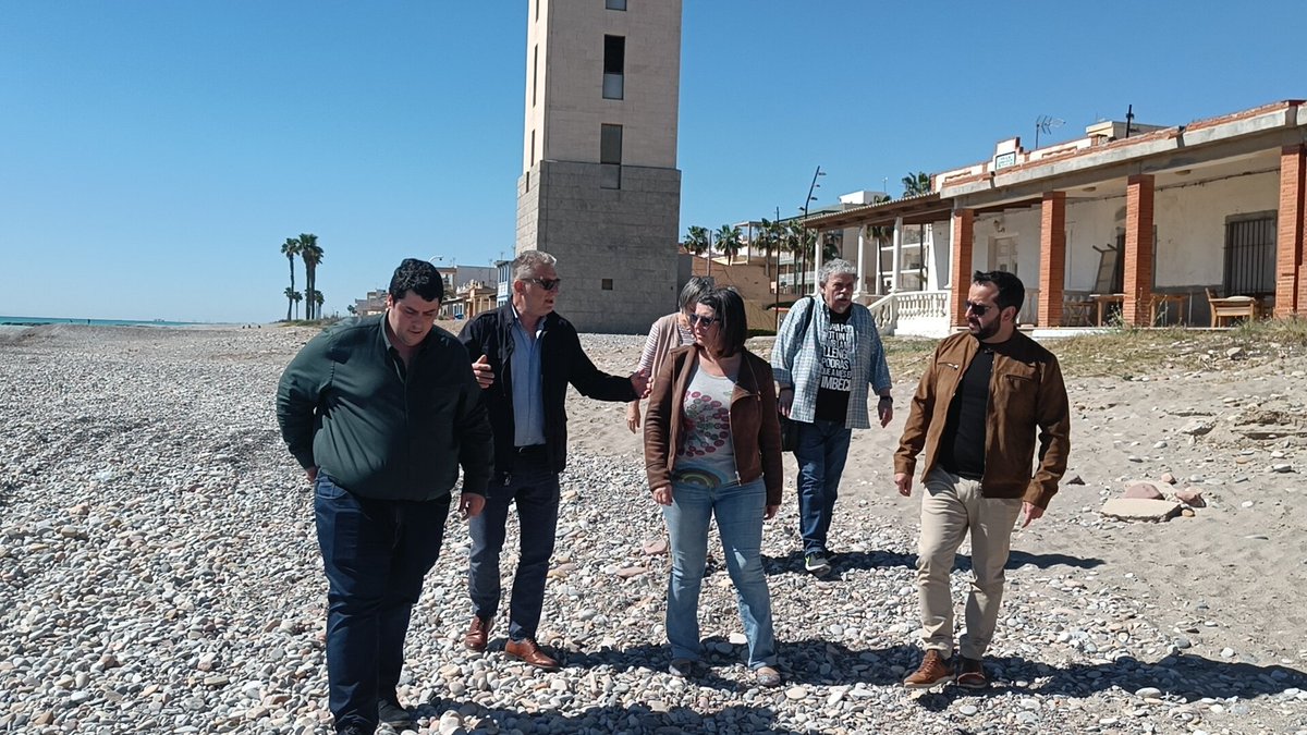 EstefaniaBlanes's tweet photo. 🏘️ Les casetes de Nules tenen un valor patrimonial incalculable, i com a tal, s'ha de formalitzar la seua protecció. 

🌊 Hui he visitat les seues platges, amb les companyes de @mesnules, l'alcalde @davgarciaperez (@NulesInfo), i membres del col•lectiu Platges de Nules. https://t.co/m93sL6RX9N
