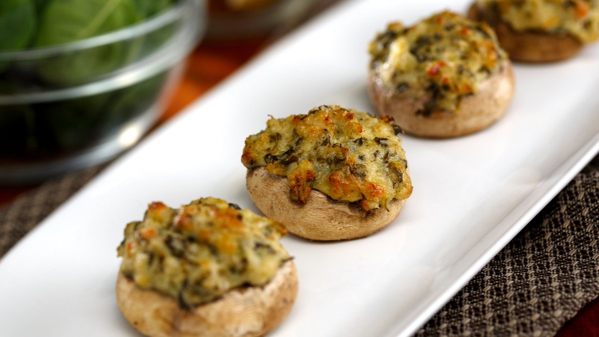 'Craving something savory and satisfying? Try these Spinach and Artichoke Stuffed Portobello Mushrooms - a flavorful vegetarian dish that's easy to make and impossible to resist! #yum #vegetarianrecipes #healthyfood' 🍄🌿🍴