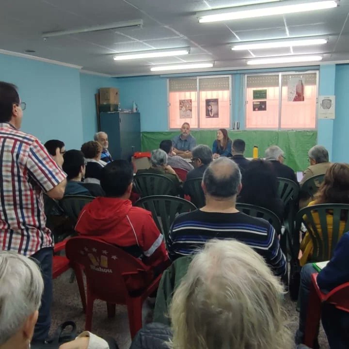 PodemosVillena's tweet photo. ❤️Ayer decidimos las 5 personas que encabezarán nuestra lista
🗳️ Ester Serra Vicente (IU), José Navarro Cantó (Podemos), Andrea Pardo Calatayud (IU), Jerónimo Vidal Martínez (independiente) e Isabel Micó Cortés (Podemos).

#EUPodemosVillena #SumandoParaTransformar https://t.co/JAA7thbri4