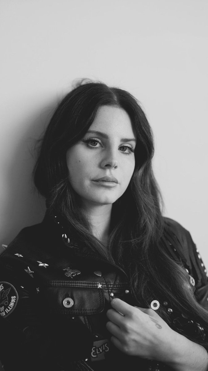 aliciaalavigne's tweet photo. lana del rey https://t.co/s1pUPtBuJE