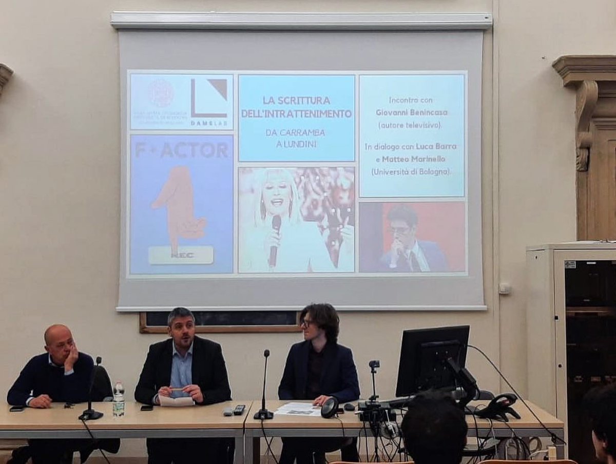 luca_barra's tweet image. Una lunga, ricchissima, divertente chiacchierata con @giovannincasa sui ferri del mestiere televisivo, sui pubblici che cambiano, sui linguaggi della comicità. Quasi come in #laconferenzastampa, ma all’università! :)
#factor #prin2017 #incom #unibo