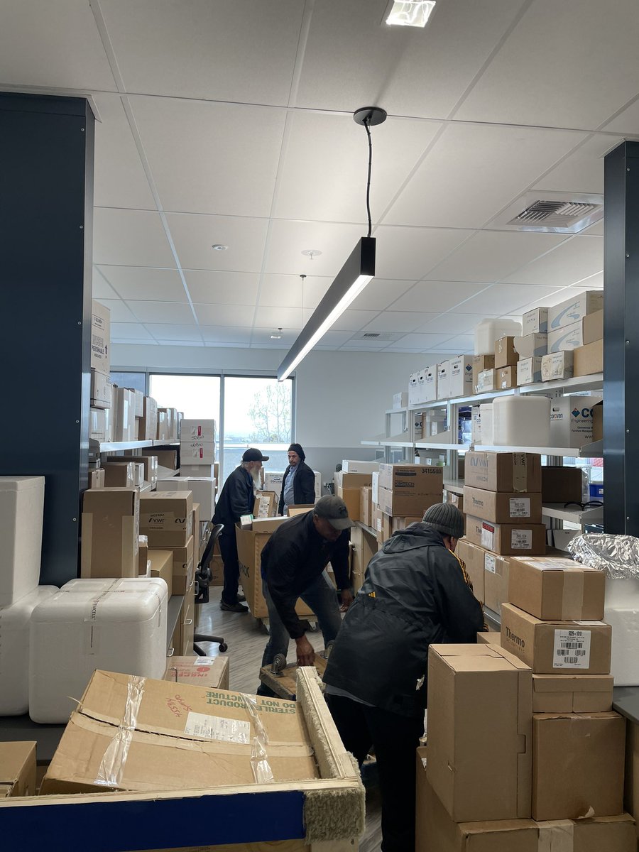 MurinLab's tweet image. Lab moving day! #movingandshaking #labmove #sdbio #sdbri @SanDiegoBiomed @scrippsresearch