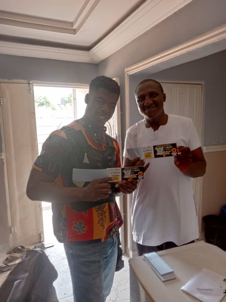 AbayomiAgbomire's tweet photo. Last week i had the opportunity to meet with MMA champion and star Segun Ogunnoiki. See pictures 📸
#MMANightOfGloryAndGlamourAbuja
#MMA #Abuja #AbujaTwitterCommunity #Cancer #CancerOut https://t.co/x3F7dkqDno