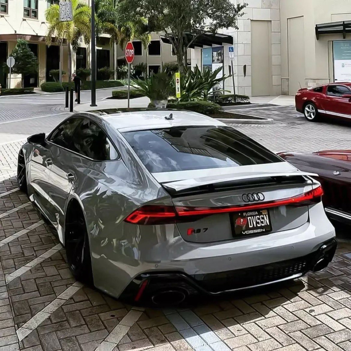 AUDI RS7 👽