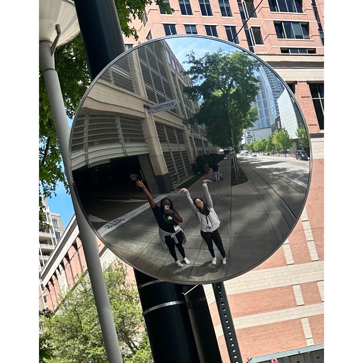 CoachWebb_23's tweet image. Wow. 1st final four in person convention in the books! My heart &amp;amp; notebook are beyond full! So grateful for all the coaches that poured into me this weekend! This community is EVERYTHING!  @WBCA1981 
 #wbca #wbca23 #d2wbb  #wbbfinalfour