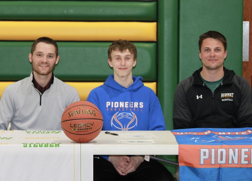 WS_Hornets's tweet image. Wednesday, March 29th: Wauzeka-Steuben Signing Day!

Caydon Lomas signed his letter of intent to play baseball at St. Mary's University in Minnesota!

Seth Bunders signed his letter of intent to play basketball at UW Platteville! 

Congratulations and Good Luck!