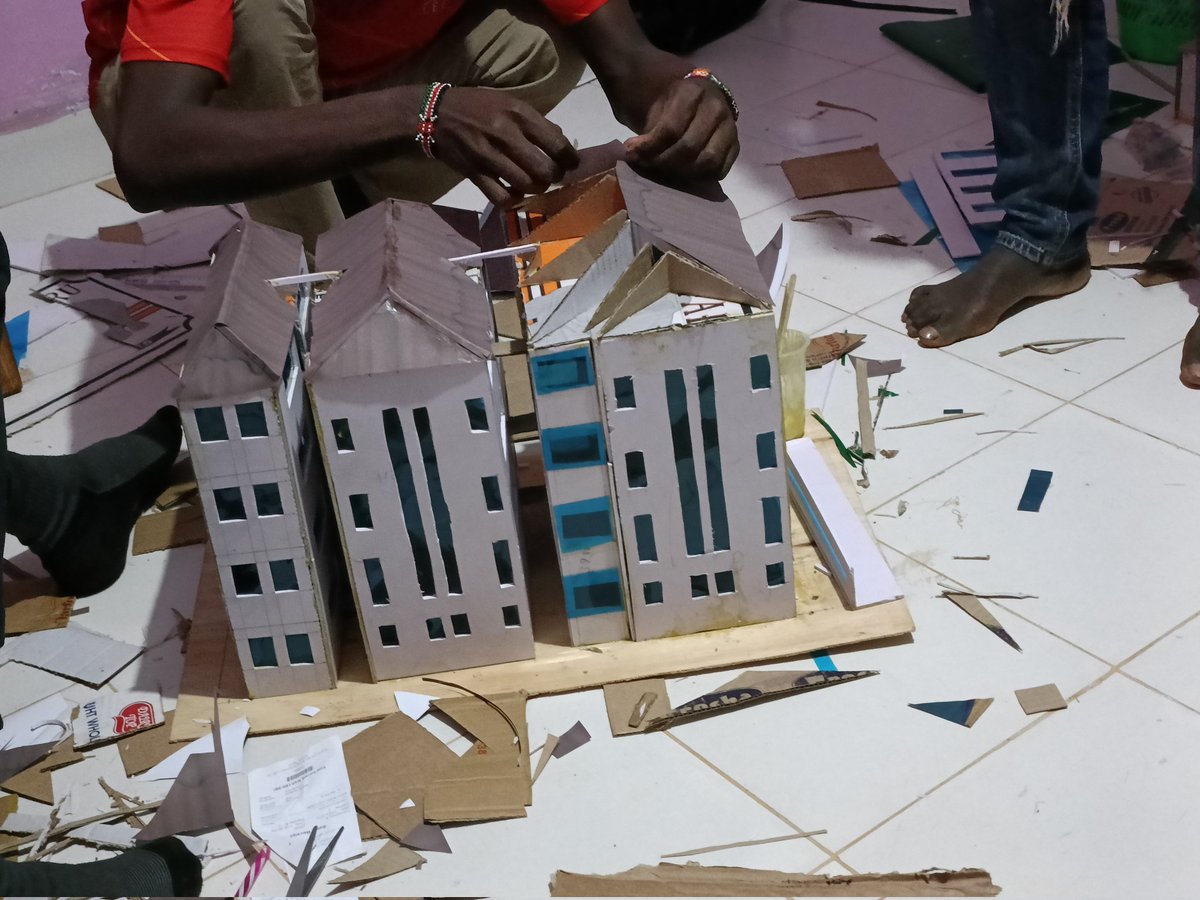 My pals at their bedsitters wengine wakijibamba
@BenjaRudeboi