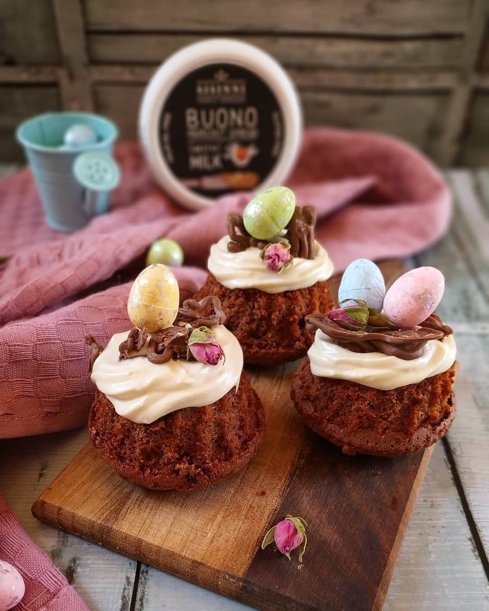 grecoroots's tweet photo. Welcome #April with festive #cupcakes that will bring a smile to our little friends! 🤩 Fluffy cupcakes, featuring perfectly with buono cream, and on top... colorful chocolaty #Easter eggs! An irresistible combination that everyone will love!! 😀 #grecoroots #qualitygreekproducts https://t.co/S3jDPDem8W