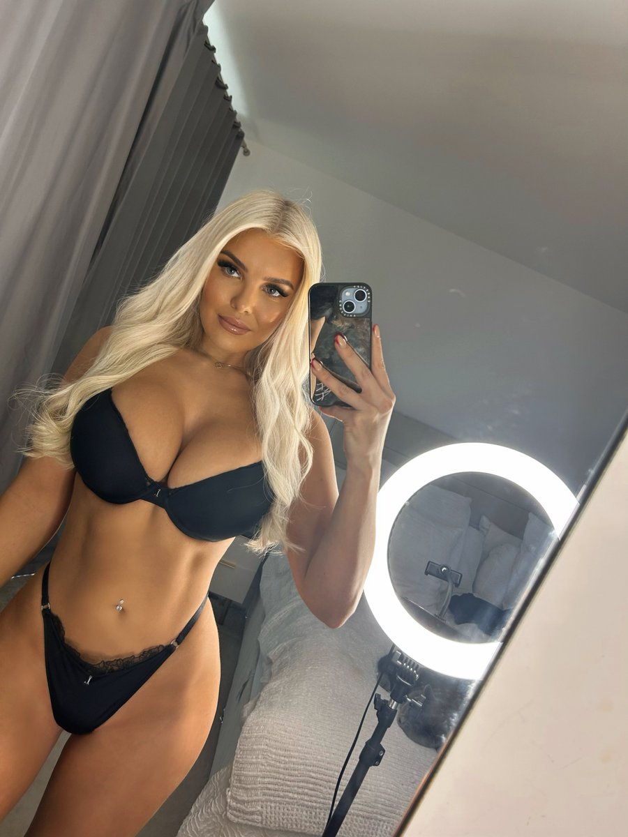 I’d look better with your dick wrapped around my lips, don’t you agree?