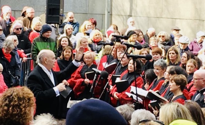 Hallelujah Chorus, 13 April 2022, Dublin youtu.be/wSGMTeHGj3k via @YouTube Join us on Thursday April 13 2023 @1pm on Fishamble St for our annual Street Messiah! @DCCCultureCo @VisitDublin @DublinEveryday @DublinEventG @Failte_Ireland @DublinTourGuide