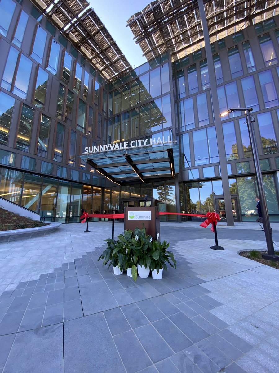 .@CityofSunnyvale’s  new all-electric City Hall opens today as the 1st in the US to be #NetZeroEnergy and #LEEDPlatinum. Mayor @larrykleinsvl: “We don’t need to use PG&E. We’re showing you can be off the grid or create as much energy as you need on a daily basis.” @nbcbayarea