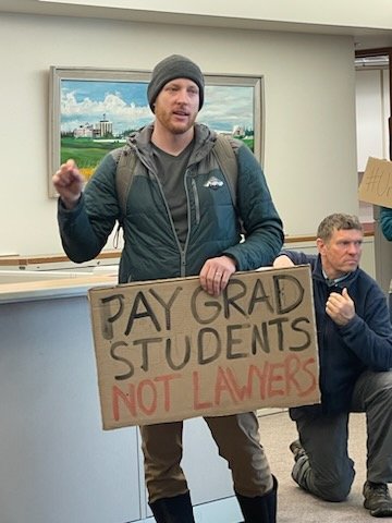 We're ready for a vote! 🗳 Graduate students and allies marched last week to demonstrate our support for a graduate worker union and a timely vote. Thanks to everyone who came and marched with us to <a href="/UAlaskaPres/">Pat Pitney</a> office. #StrongerTogether #UnionStrong #PayGradStudents