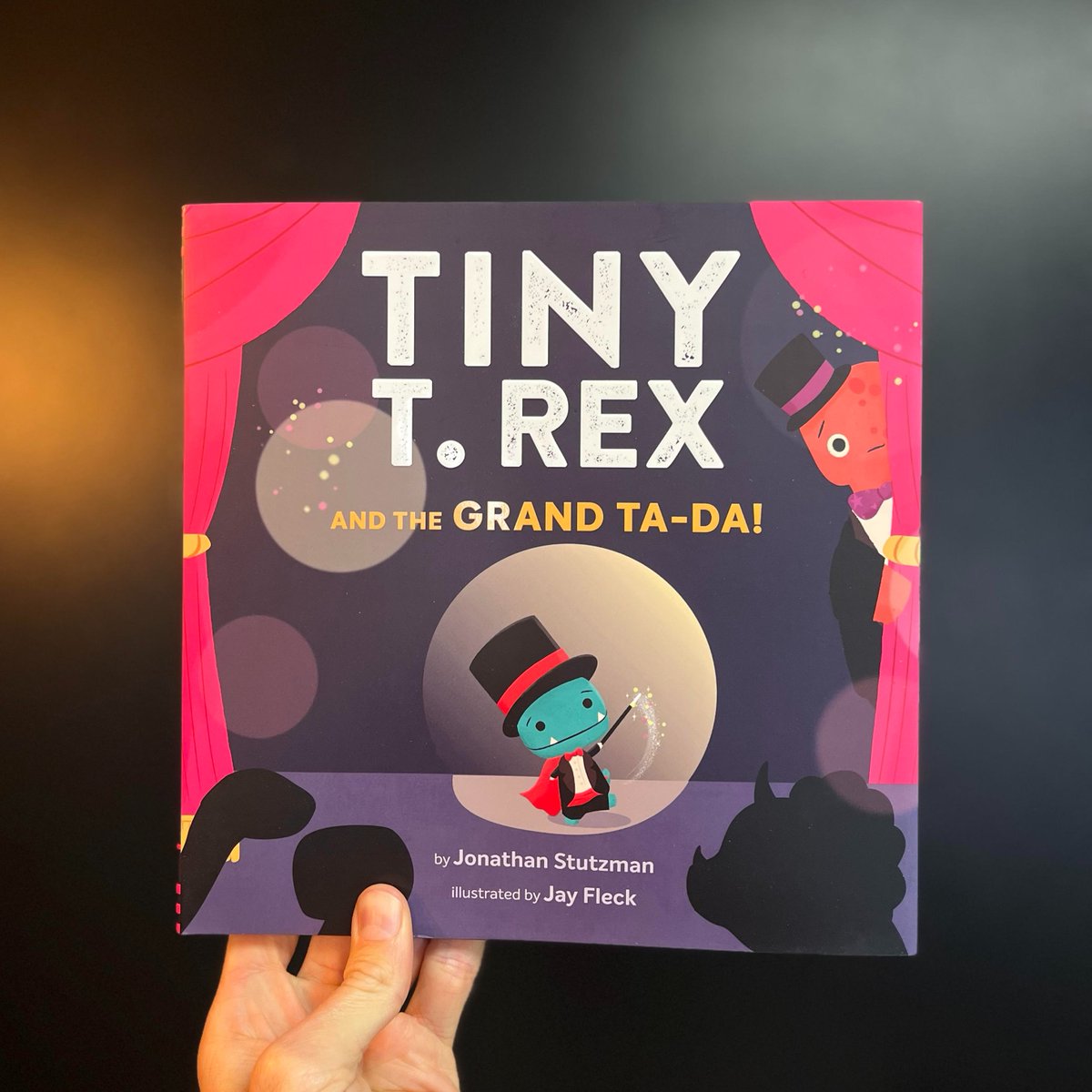 🦖🌟 TINY T. REX BOOK GIVEAWAY! 🌟🦖 Tiny's new adventure TINY T. REX AND THE GRAND TA-DA! is out next week! 🪄 To celebrate I'm giving away 7 copies! To enter: 🌟 Like/Retweet 🌟 Comment & tag a friend who makes life more magical 🌟 Use #tinytrex #tinytrexandthegrandtada